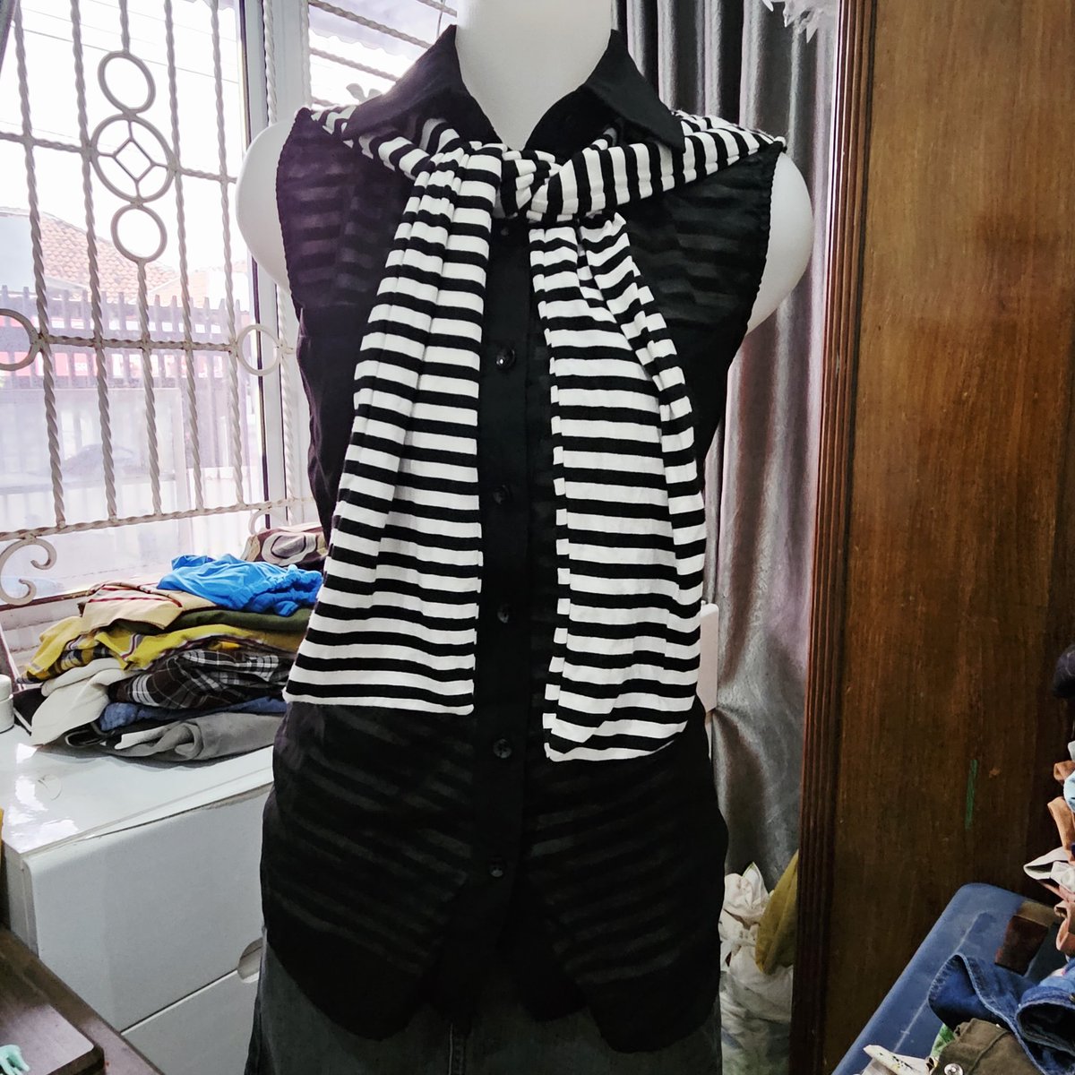 Luvfiendd's tweet photo. SOLE MIO Y2K Harajuku Grunge Tokyo Sleeveless Zebra Top

🏷 45.000
⭐️ Condition: 9/10 
📏 LD/P = 86/64
🛍 brand: sole mio
🧵 Bahan: katun bisa stretch dilapisi furing hitam

#japanvintage #grunge #y2k #preloved https://t.co/X8hF4h9Ooi