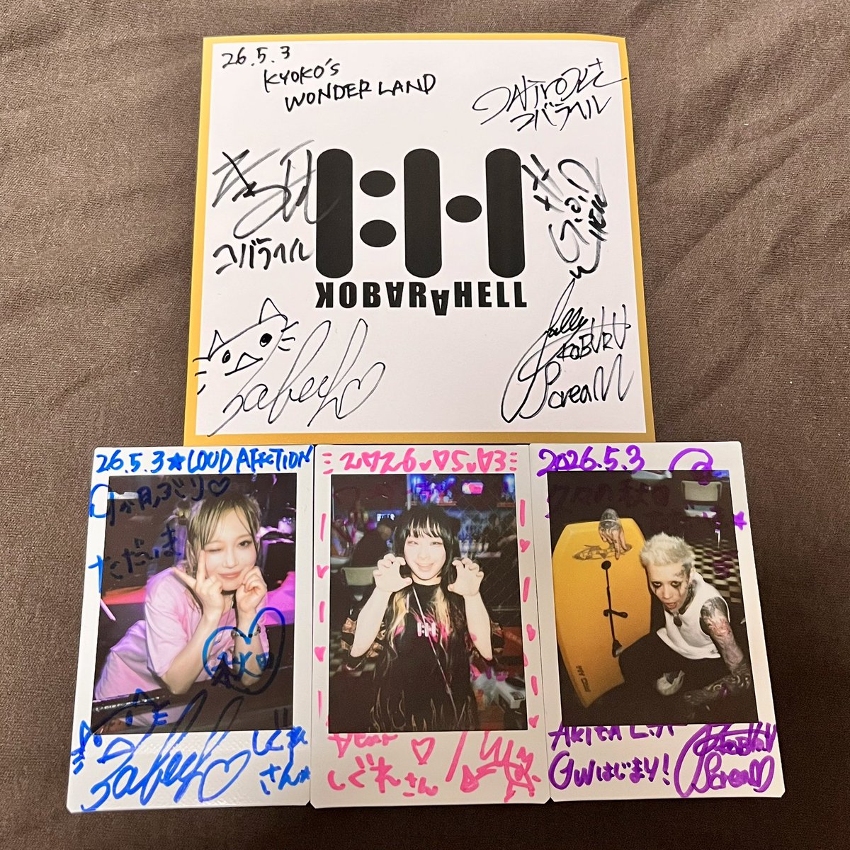 i_sigure's tweet photo. 昨日のチェキツイと
確保したCD

#コバラヘル
#バックザキッド https://t.co/1C2sBKhXUR
