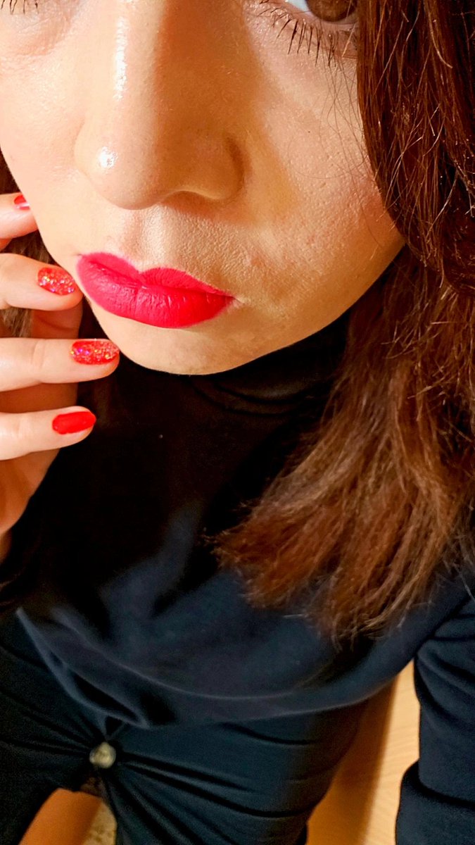 Gul_umse's tweet image. Pazartesi Kırmızısı ❤️
#Monday
#Red