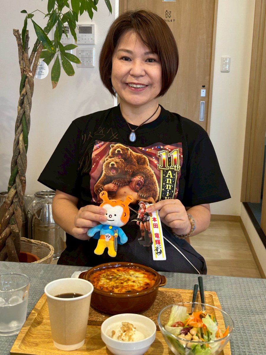 Rh0G77's tweet photo. いわきの美味しい牛乳屋さん、木村ミルクプラントさんで
美味しいジェラートやランチを食べました。全日本プロレスの面白さを一緒に行った友達に語ってきたよ❤️
#木村ミルク #caplus #ajpw #羆嵐 #本田竜輝 #いわき @KimuraMilkPlant https://t.co/rwGR6T6lDK