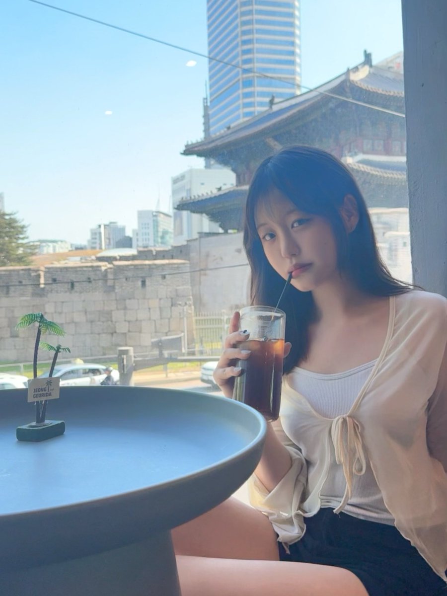 민 tweet media