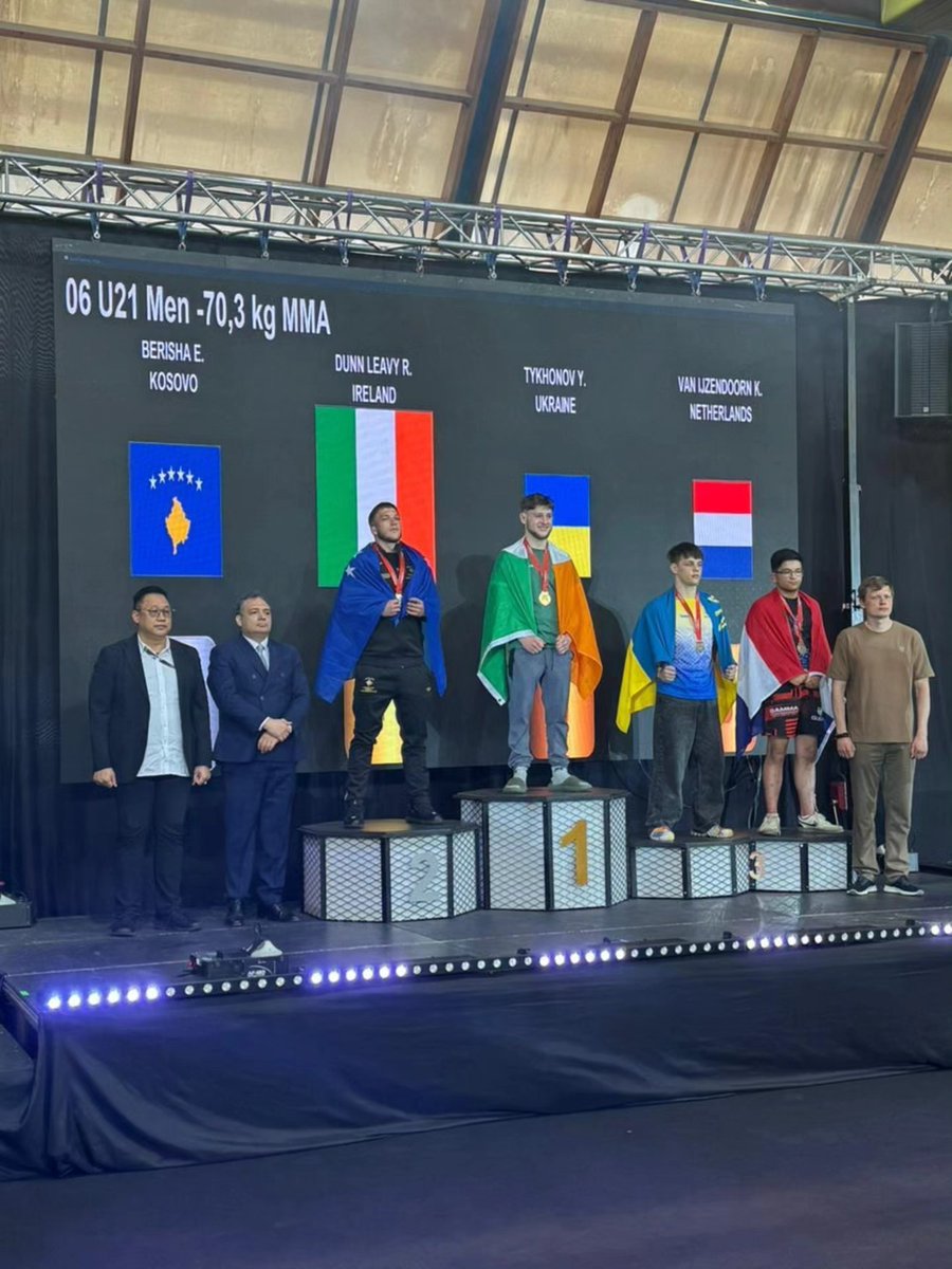 NOCKOSOVO's tweet photo. Kosovo MMA makes history on debut with 3 medals 🥈🥉🥉 at the European Championship 👏

🥈 Ermal Berisha (-70kg)
🥉 Ylli Rexhaj (-80kg)
🥉 Muhamed Kashtanjeva (-58kg, youth)

Proud moment in Loutraki 🇬🇷

Congrats to athletes, coaches &amp; federation 👏

#mma #martialarts https://t.co/NIh1QviR5t