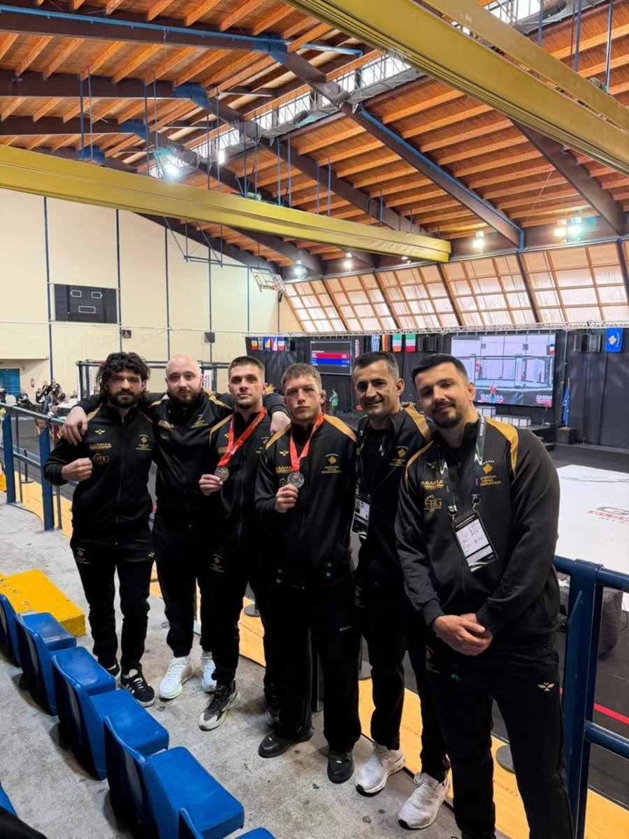 NOCKOSOVO's tweet photo. Kosovo MMA makes history on debut with 3 medals 🥈🥉🥉 at the European Championship 👏

🥈 Ermal Berisha (-70kg)
🥉 Ylli Rexhaj (-80kg)
🥉 Muhamed Kashtanjeva (-58kg, youth)

Proud moment in Loutraki 🇬🇷

Congrats to athletes, coaches &amp; federation 👏

#mma #martialarts https://t.co/NIh1QviR5t