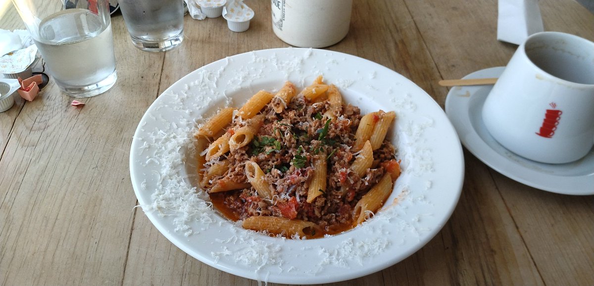 harahara08's tweet image. Lunch at Coffeeaddict_roastery in Hidaka city, U can enjoye tasting good past and hamburger there.
i choiced Bolognese today, it was pretty good. also coffee is fine.
#lunch #foodie #cafe #pasta #hidaka #coffeeaddict #日高市 #カフェ