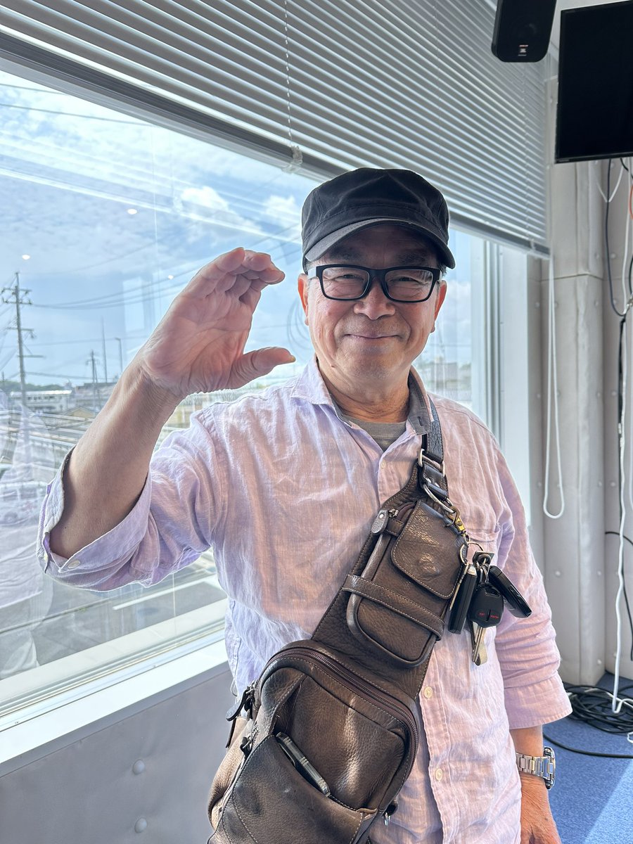 今日のDear the Boss,Like a Bossは
炉ばた 花むら 代表の田口博典さんでした！

素敵な人柄の田口さん。これからも頑張ってください✨️
桜鯛たくさん釣ってくださいね🎣

 #シトラスタイム
 #みつばちラジオ
 #炉ばた花むら
 #天草市