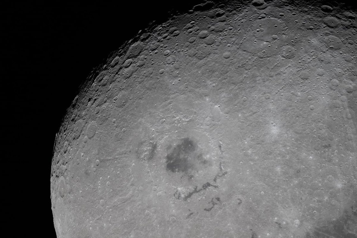 nexta_tv's tweet photo. 🌍 NASA has released more than 12,000 unique images from the Artemis lunar mission

The photos are now available for free in high resolution on NASA’s website.

Earth, as seen in the images, is stunningly beautiful.

Humans haven’t traveled this far into space since 1972.