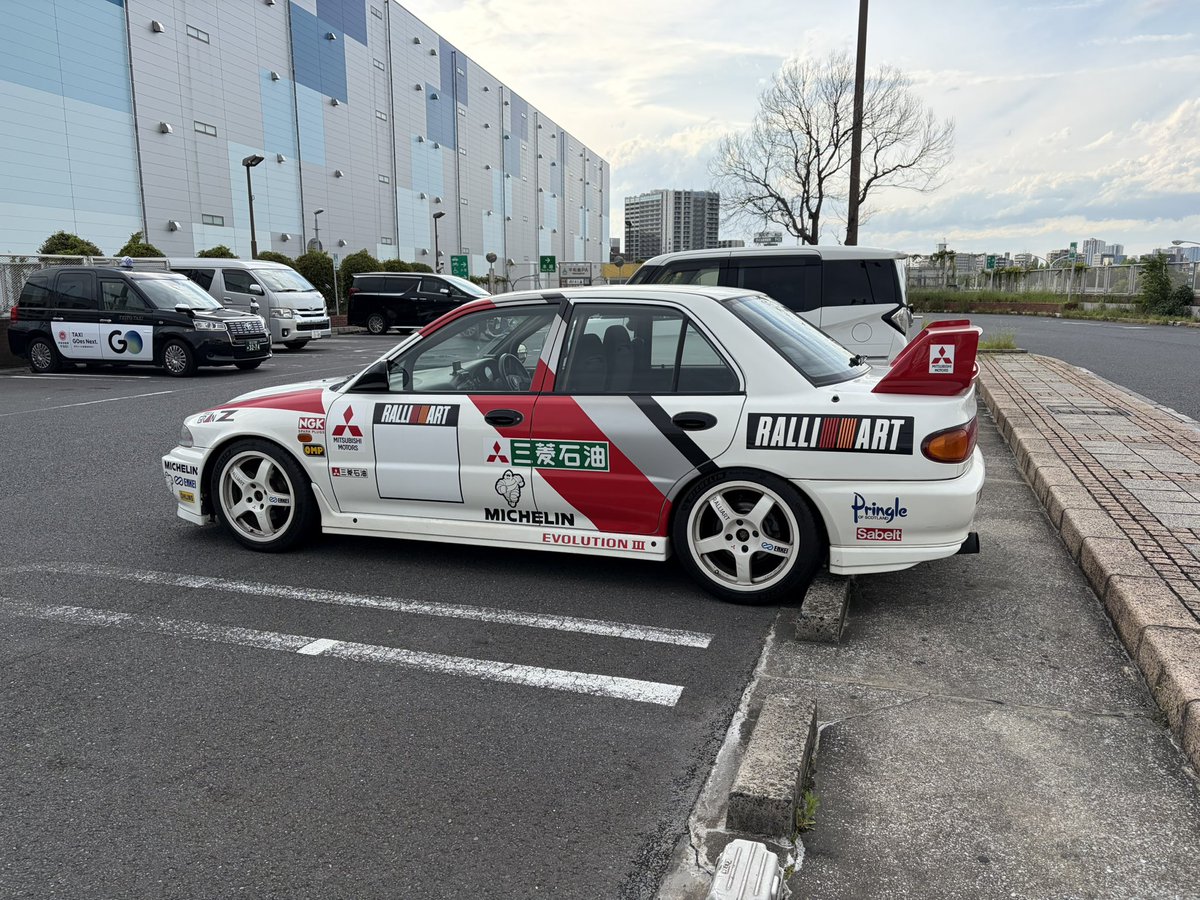 jon___'s tweet photo. 大黒PA 激混みだから
平和島きたった

へいわーーw
#ランエボ 
#CE9A 
#平和島PA https://t.co/Pu4eDmb3LK