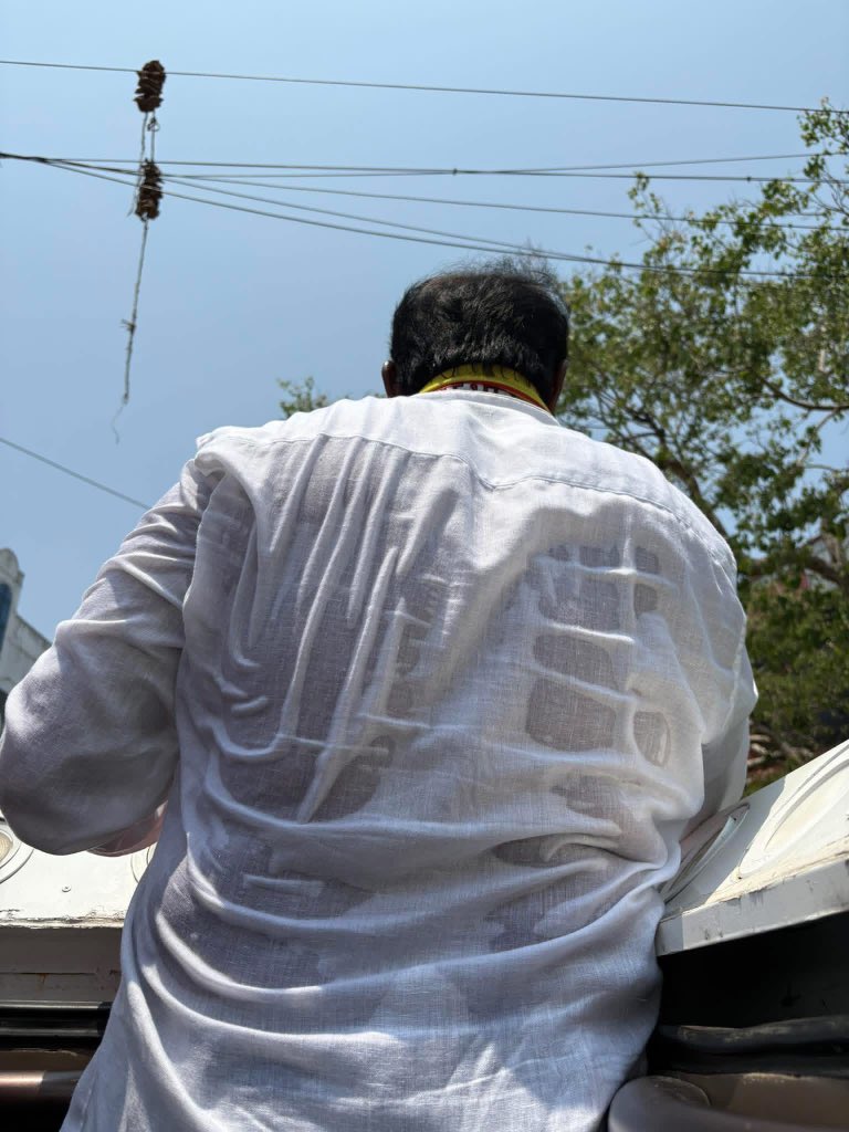 TAMILSURESH83's tweet image. உழைப்பிற்கு அங்கீகாரம் அளிக்காத மக்களை நினைத்தால் கடும் கோபம் மட்டுமே மிஞ்சுகிறது 😡😡😡😡