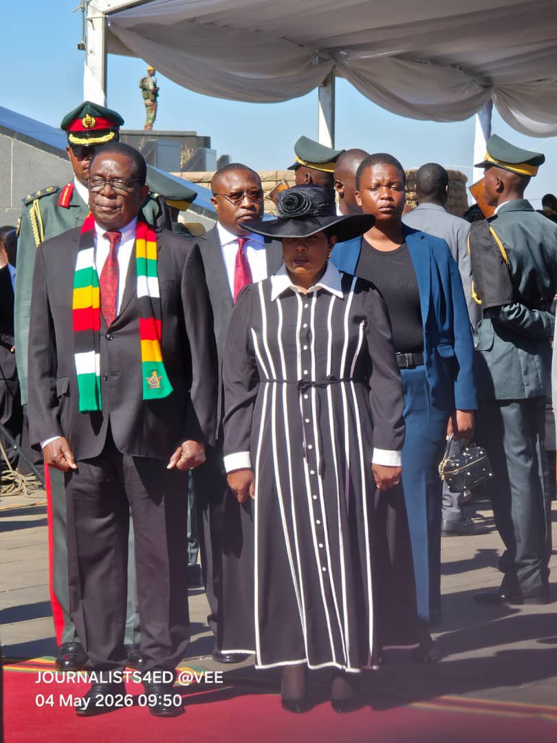 NcubeRonad's tweet image. His Excellency President Emmerson Mnangagwa has arrived at the National Heroes Acre to preside over the burial of national hero Air Commodore (Rtd) Simon Brian Bere. The President was accompanied by the First Lady Dr. Auxillia Mnangagwa.

#RestInPeace
