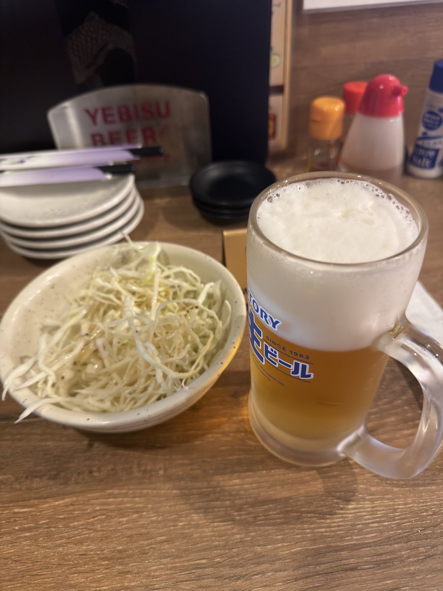 もん tweet media