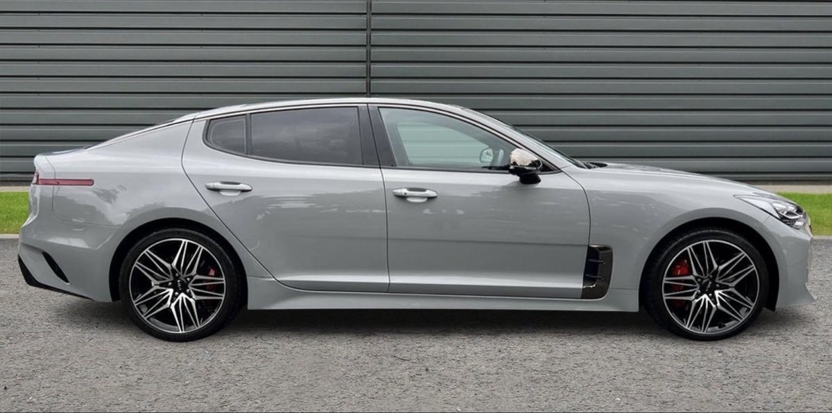 MarkLaneF1's tweet photo. 0-60mph in 4.7seconds and a comfortable GT.
(Great for the Spanish roads. 🇪🇸 )
#KiaStinger https://t.co/r0BVfVvIDR