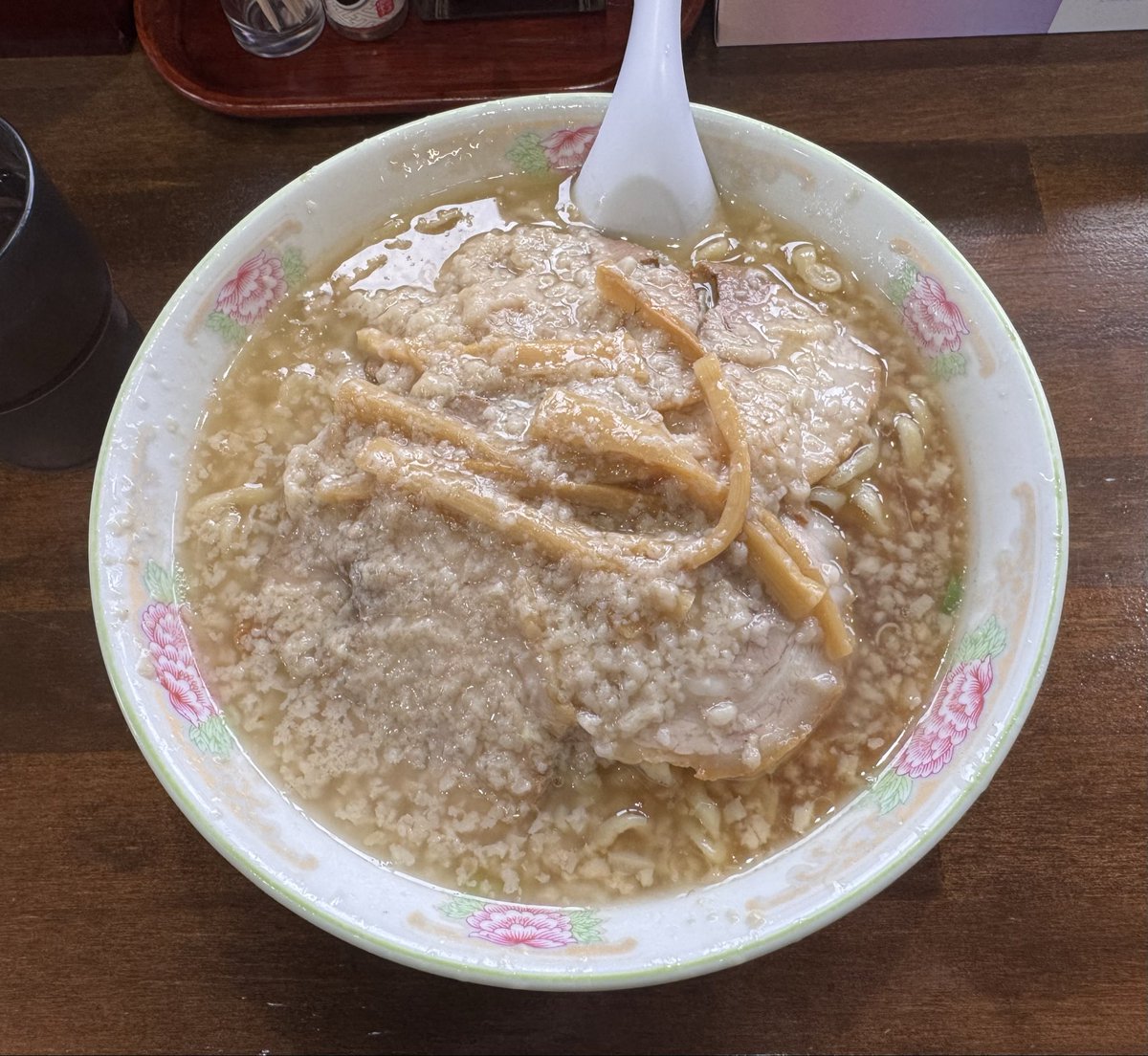 TobiK2t2's tweet photo. 昼は仲間のおすすめの店に連れていってもらった。ラーメンおいしい https://t.co/C0Rk191YWL
