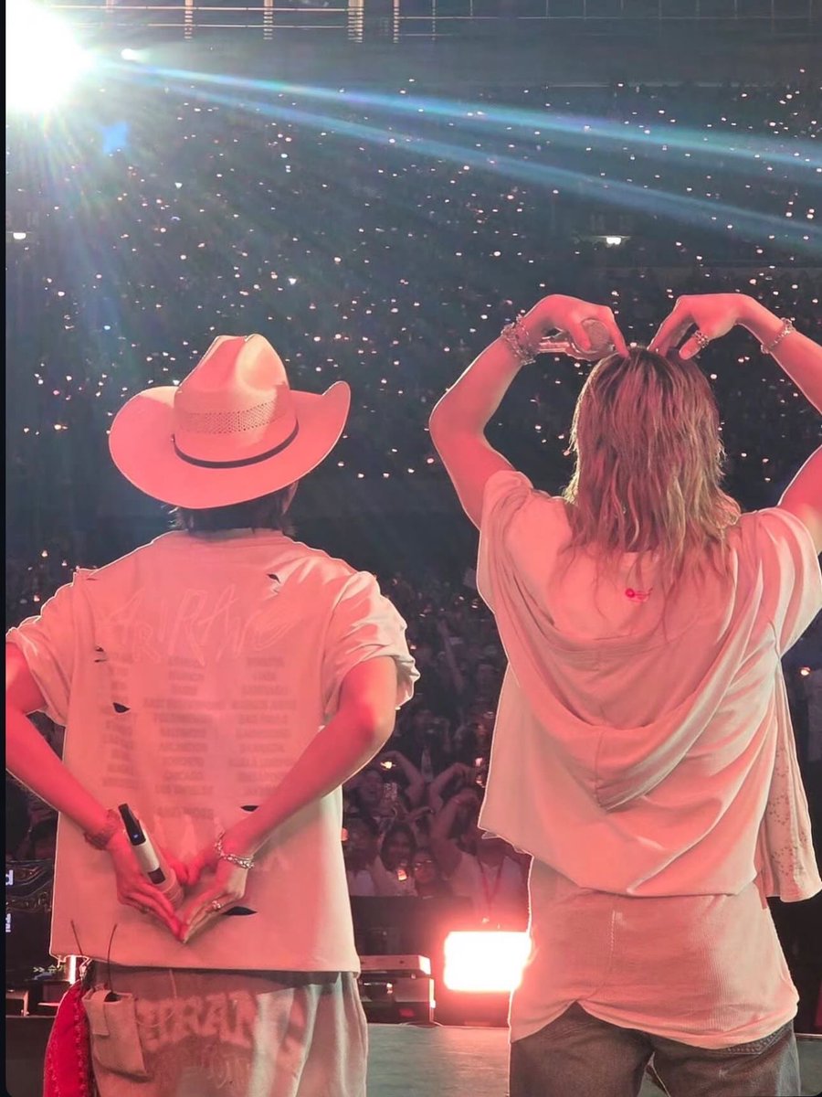 ArabicHoseok's tweet image. 260504 ⇃🗒️↾

هوسوك من تحديث جيمين عبر قصة حسابه بإنستقرام. 

#제이홉 #JHOPE #HOSEOK