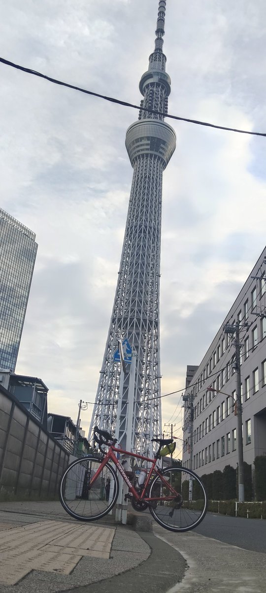TD06072's tweet photo. スカイツリーを見に来ました。 https://t.co/ze4N8LbgmH