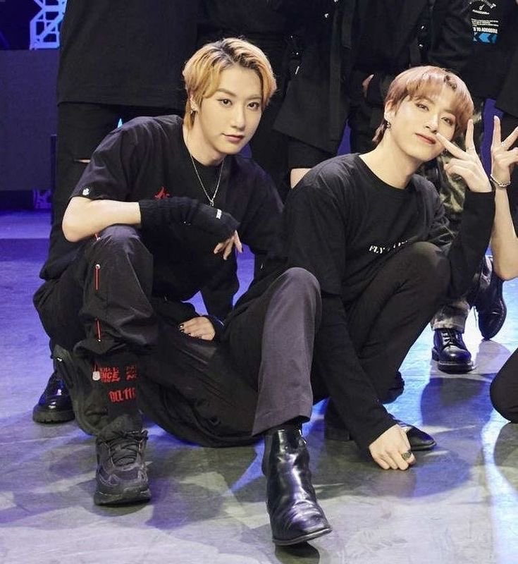 blrrydawn's tweet photo. Well yes, Son Dongju from Oneus and Son Dongmyeong from Onewe. A cute and talented family https://t.co/0WmlPDo9Ly