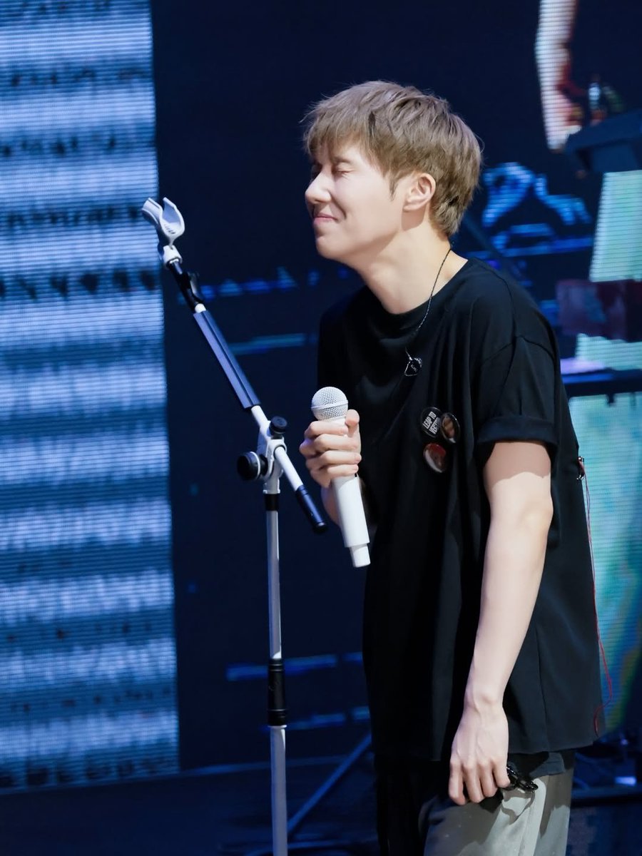 규지지 tweet media