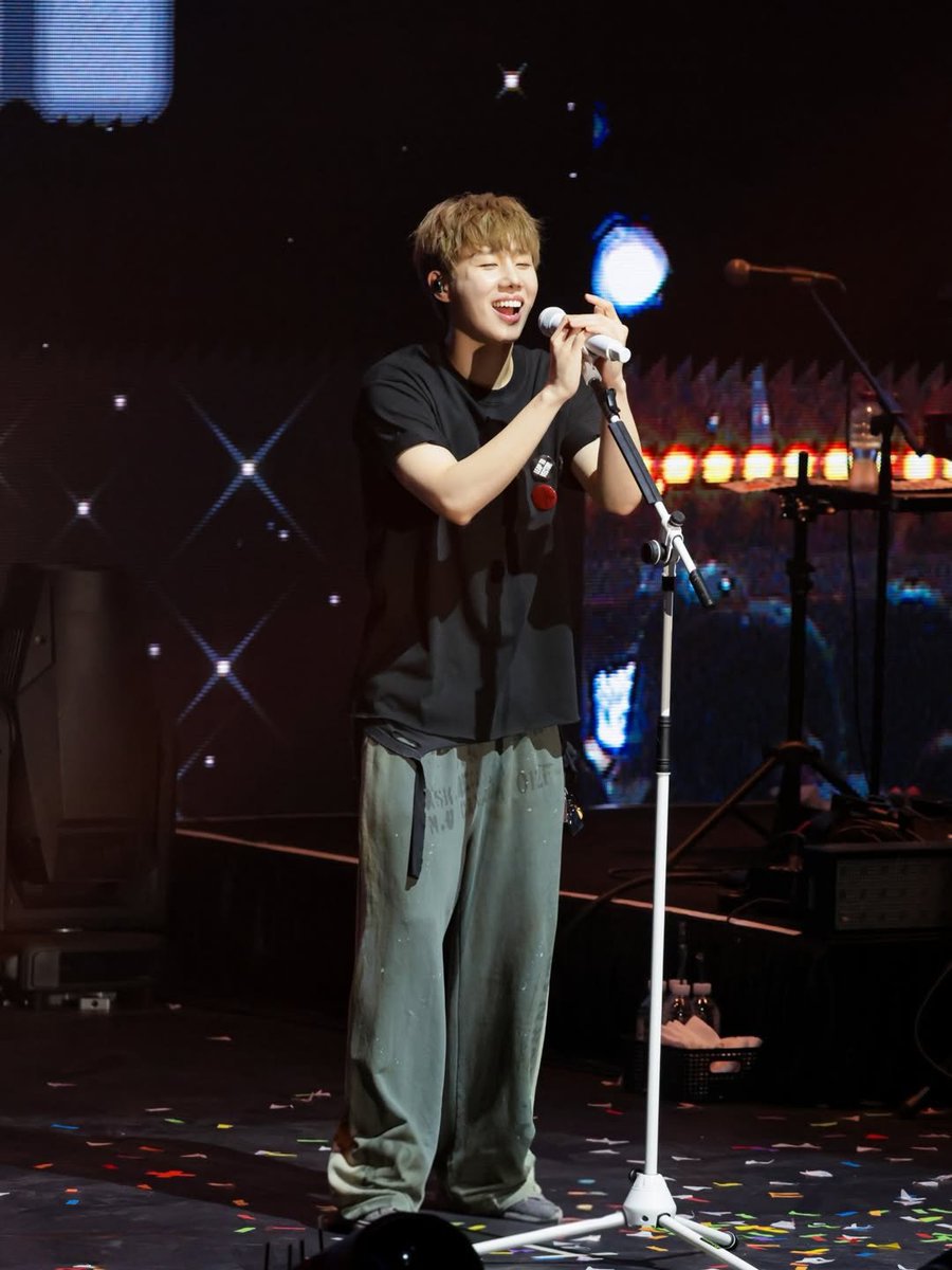 규지지 tweet media