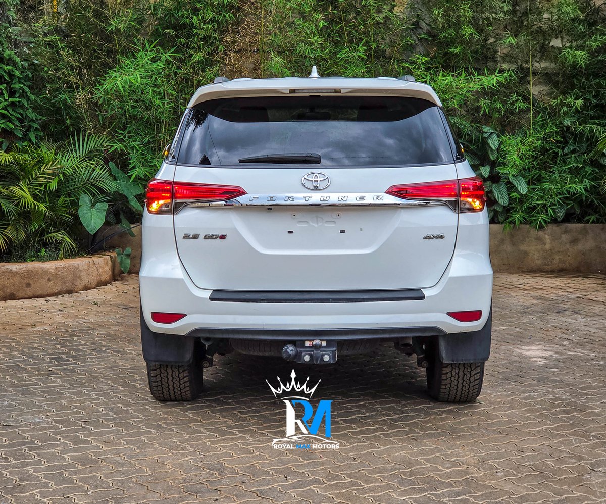 RoyalMaxMotors's tweet photo. Adventure awaits with the rugged 2019 Toyota Fortuner! Unleash your wild side and conquer any terrain with ease. 
Cash price: Kes 6,200,000/=
☎️Dennis  - 0717 353 148 https://t.co/cEjSAiDyu9