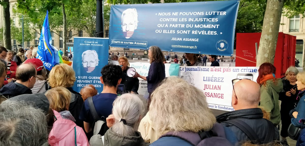 ComiteAssange's tweet photo. La Fédération internationale des journalistes (#FIJ) et sa présidente Dominique #Pradalié, qui remet son mandat cette semaine, se sont engagées pour Julian #Assange.
L’organisation centenaire a répondu présente lors des rassemblements et événements que nous avons (co)organisés. https://t.co/vdBmUSLu2x