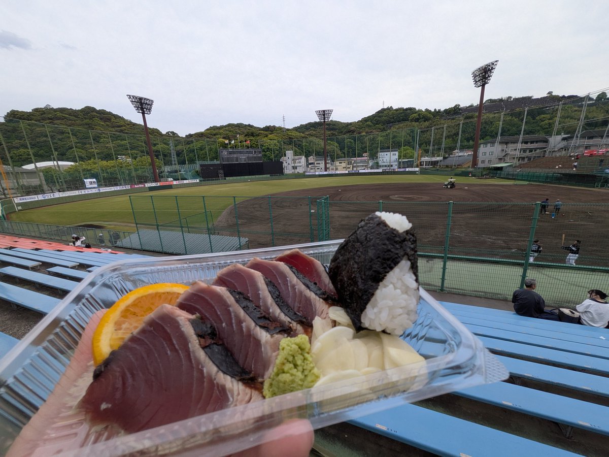 弐等兵@旅するｱｵｲｰ tweet media