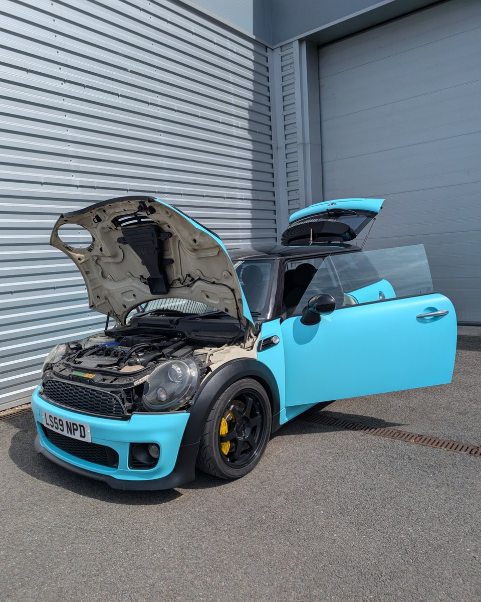 autobunker_OG's tweet image. Coming to the channel at 5pm this evening, a mighty minty modified Mini! I get to grips with a track day toy that has a myriad of modifications, prompting the question - how many modifications are too many?

#mini #trackcar #sportscar #modifiedcar #trackday