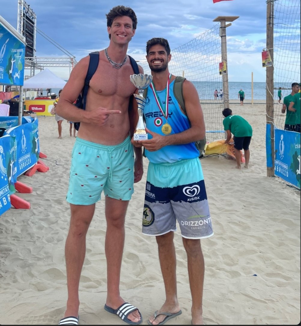 6'11.5  T.S. from Italy bare chested