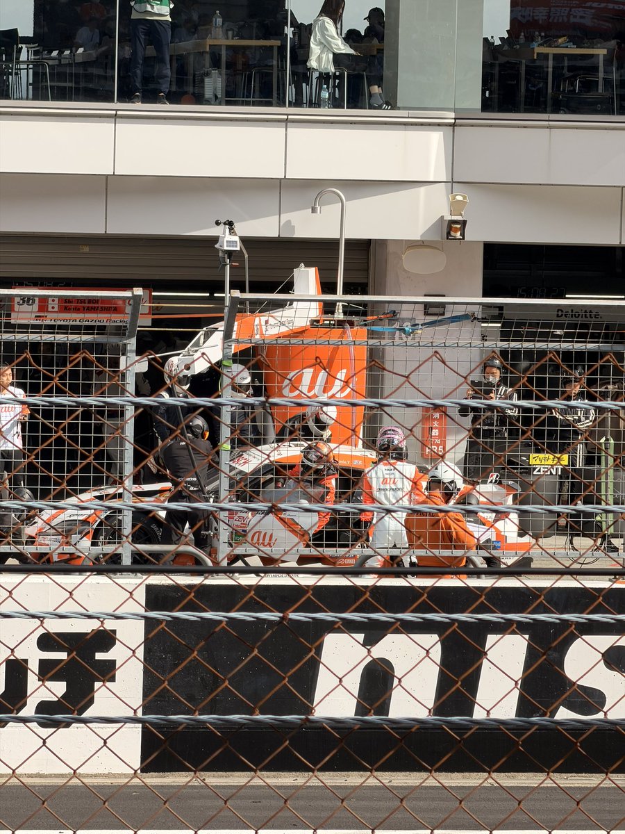 kazuma_kawamoto's tweet photo. 優勝したauトムス36号車
実はヤマケンさん1度目のピットストップで転けてました笑
怪我がなくてよかったです
#supergt https://t.co/GE9knE09Oq
