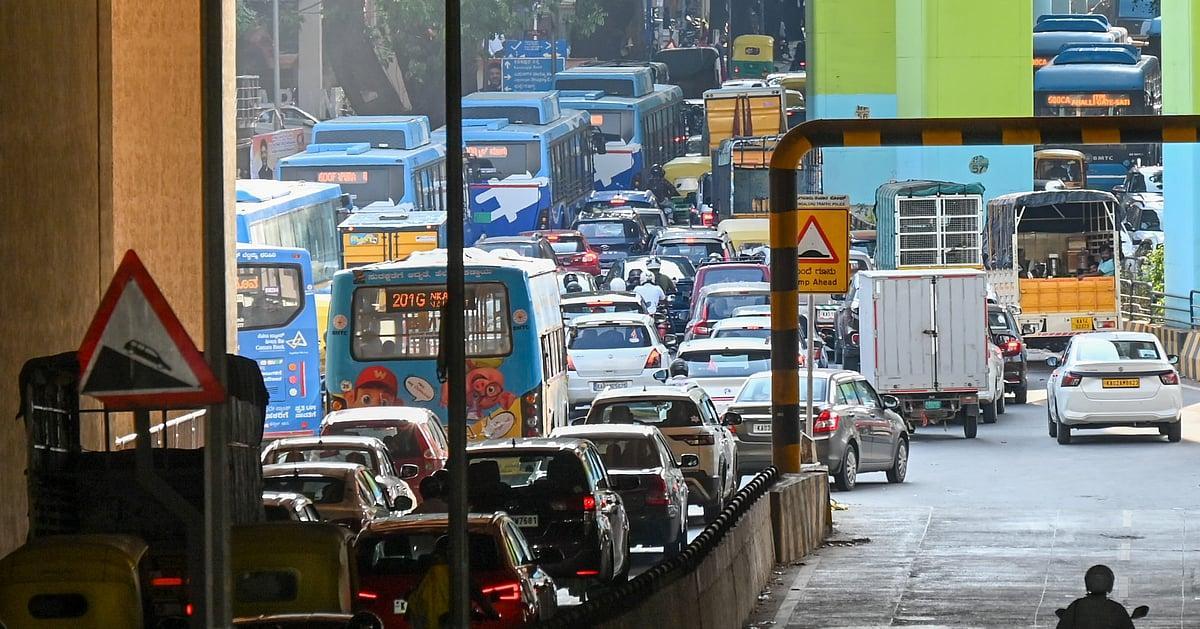 Bengaluru flyover: Silk Board relief shifts traffic jam to Ragigudda ebx.sh/01GVdo