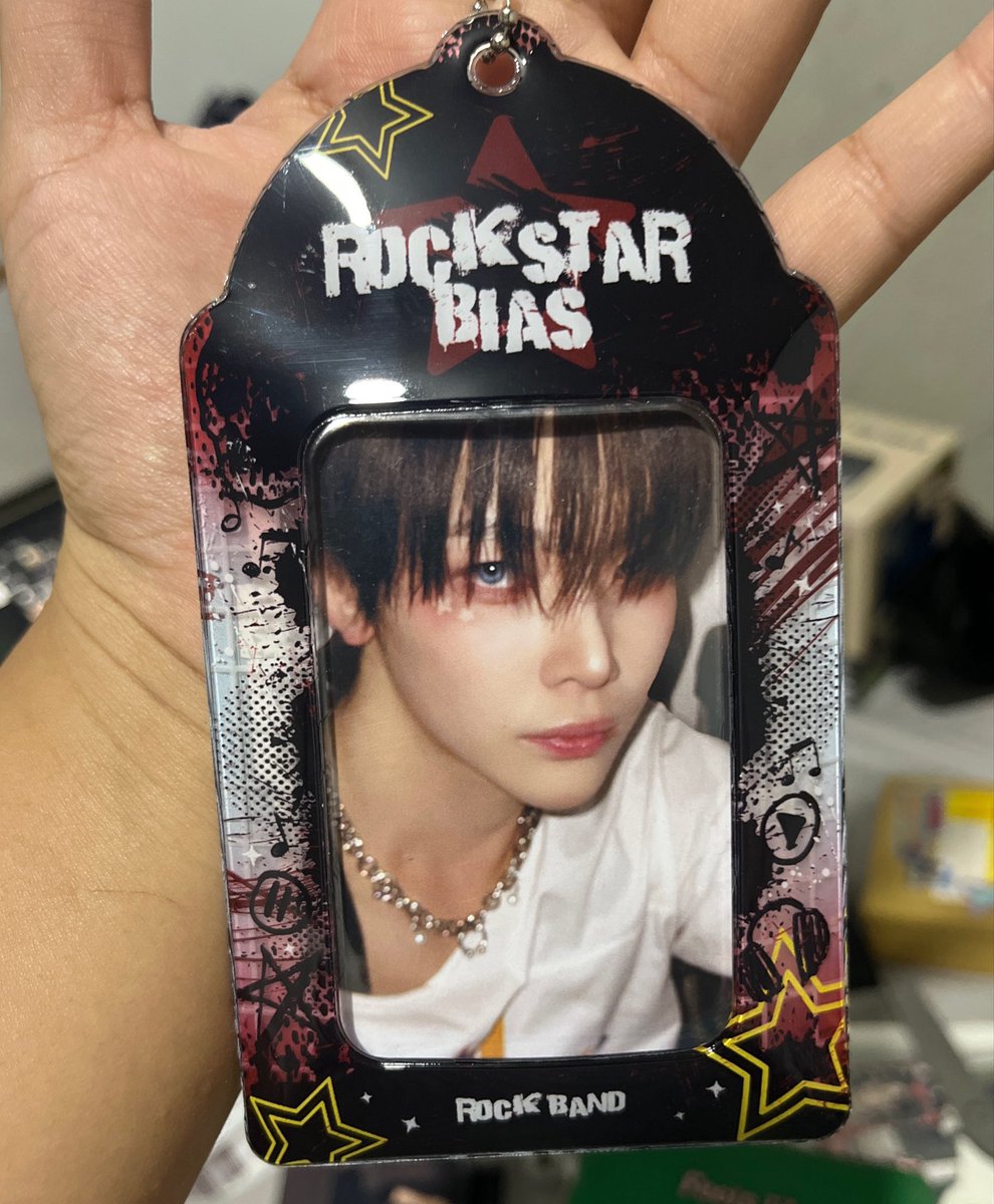 ontuesdaes's tweet image. #rockstar 🤘🤘🤘