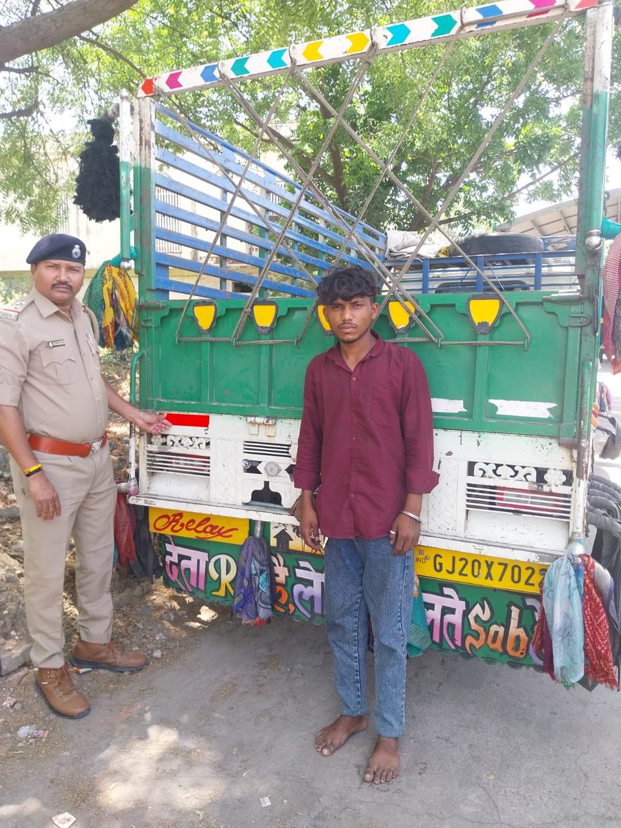 RTOVADODARA's tweet photo. Road safety Program at Vadodara Apmc Market on 7.04.2026 https://t.co/UXatiq9Okz