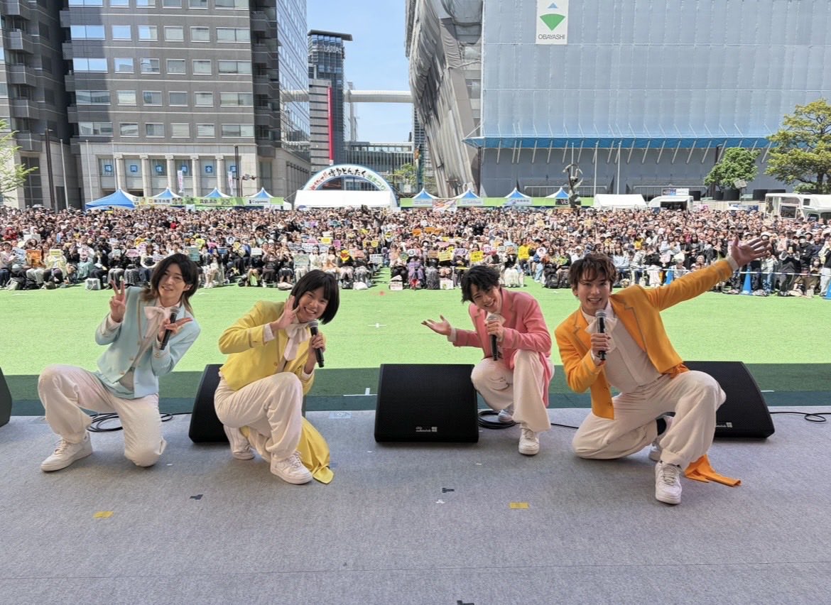 モナキ tweet media