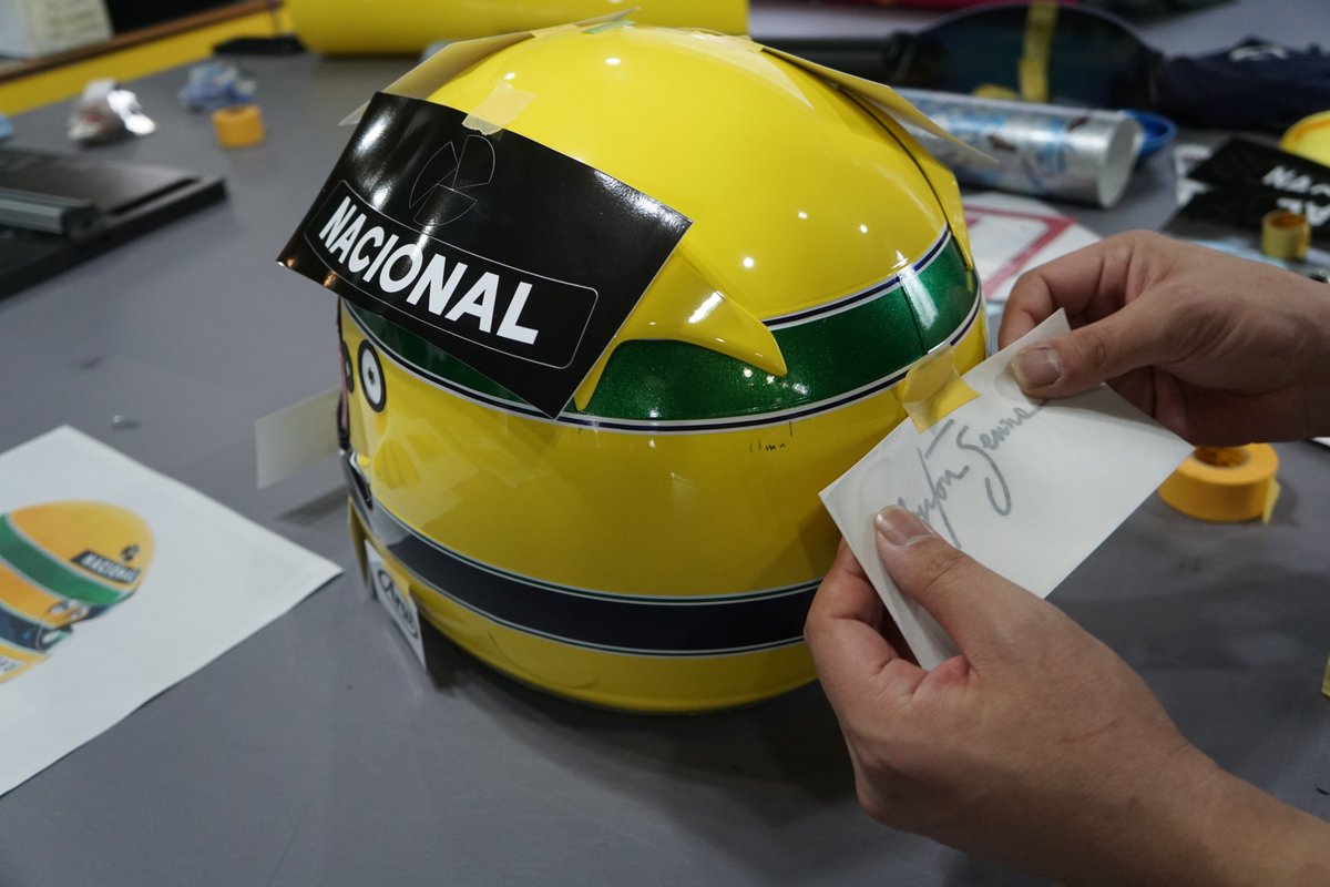 DiviD_jp's tweet image. 一部ラメシート✨等を使い、
若干アレンジを加えて
仕上げさせていただきました！🏁🏁

全てラッピングとなります🙆

オリジナルデザイン🎨や
レプリカデザイン🏎️の
ヘルメットラッピングも
お気軽にお問い合わせください🙇‍♂️

#DiviD