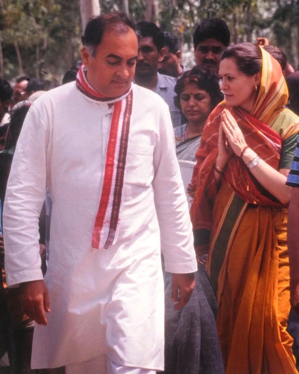 Sohom03's tweet image. Rajiv Gandhi gave you the platform and treated you like his own sister - You betrayed Rajiv ji and Congress.

Sonia Gandhi made sure LF gets defeated in Bengal and supported you- You betrayed Sonia Gandhi and Congress.

You were built on betrayal. You are decimated now.

#Bengal