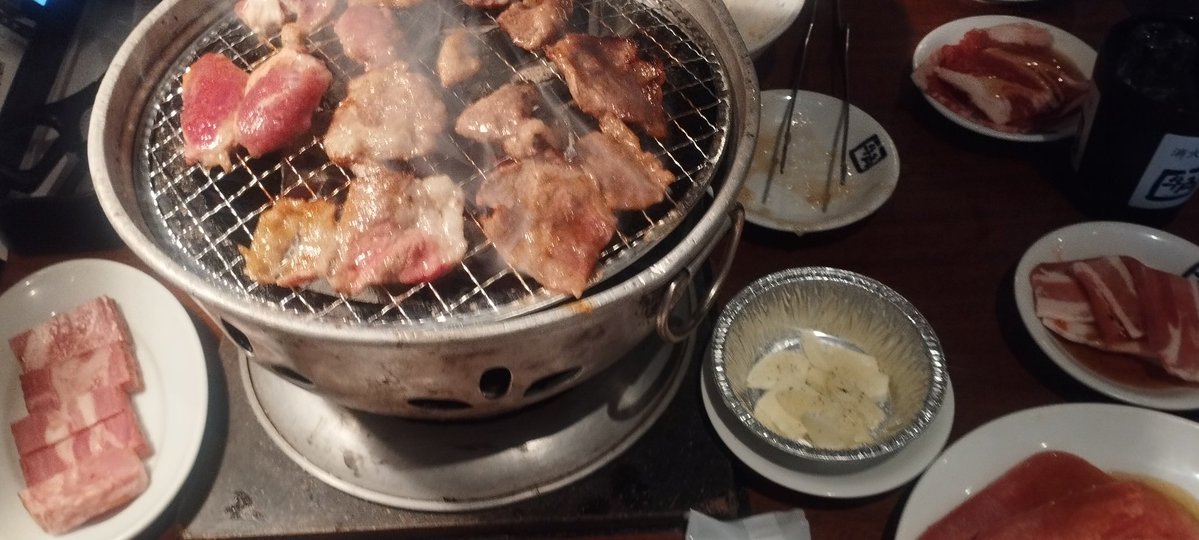 ハカサン tweet media