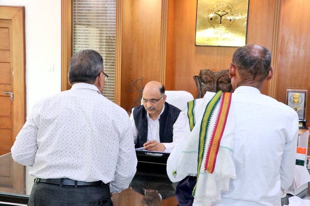 Divisional Commissioner Agra tweet media