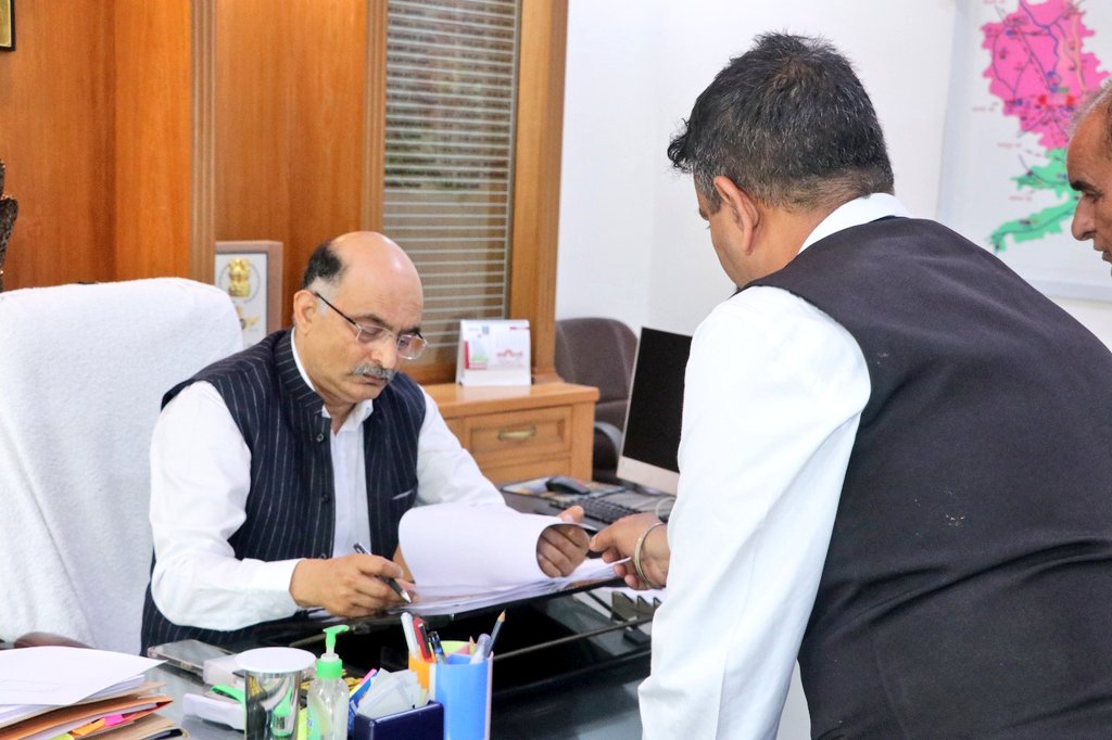 Divisional Commissioner Agra tweet media