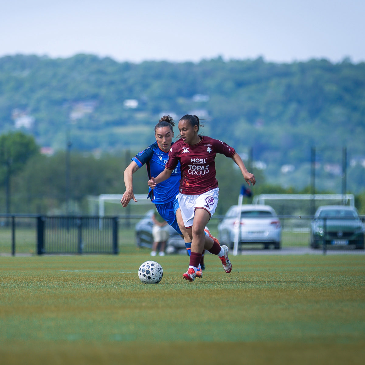 FemininesFCMetz's tweet photo. Une victoire qui fait du bien 🤩

Nos Messines se sont imposées (3-2) face à l’@AJA_Feminines et sortent donc de la zone rouge 💜

📸 @letsgomtz https://t.co/bGkJC1vT1A