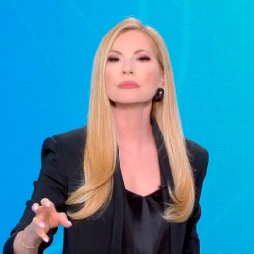 Federica: “Sono stanca di sentire sempre giustificazioni, eh ma era immaturo, era giovane. Quello che Sempio ha scritto sullo stupro è ingiustificabile. Se Stasi avesse scritto quelle cose avrebbero buttato via le chiavi”

GRANDIOSA FEDERICA 🔥🔥🔥

#mattino5 #garlasco