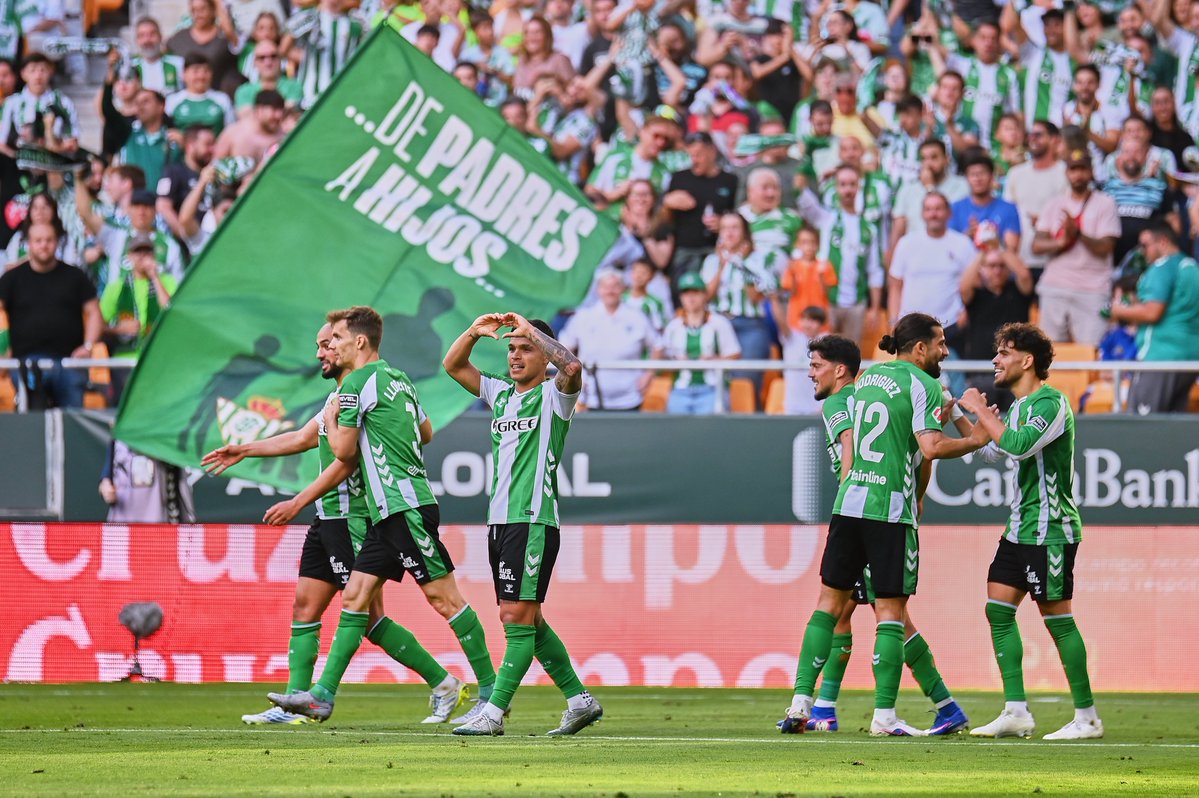Real Betis Balompié 🌴💚 tweet media
