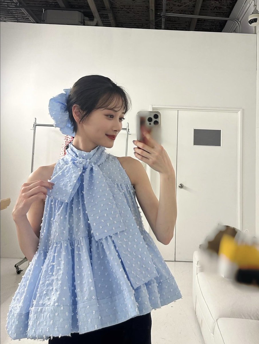 りな tweet media