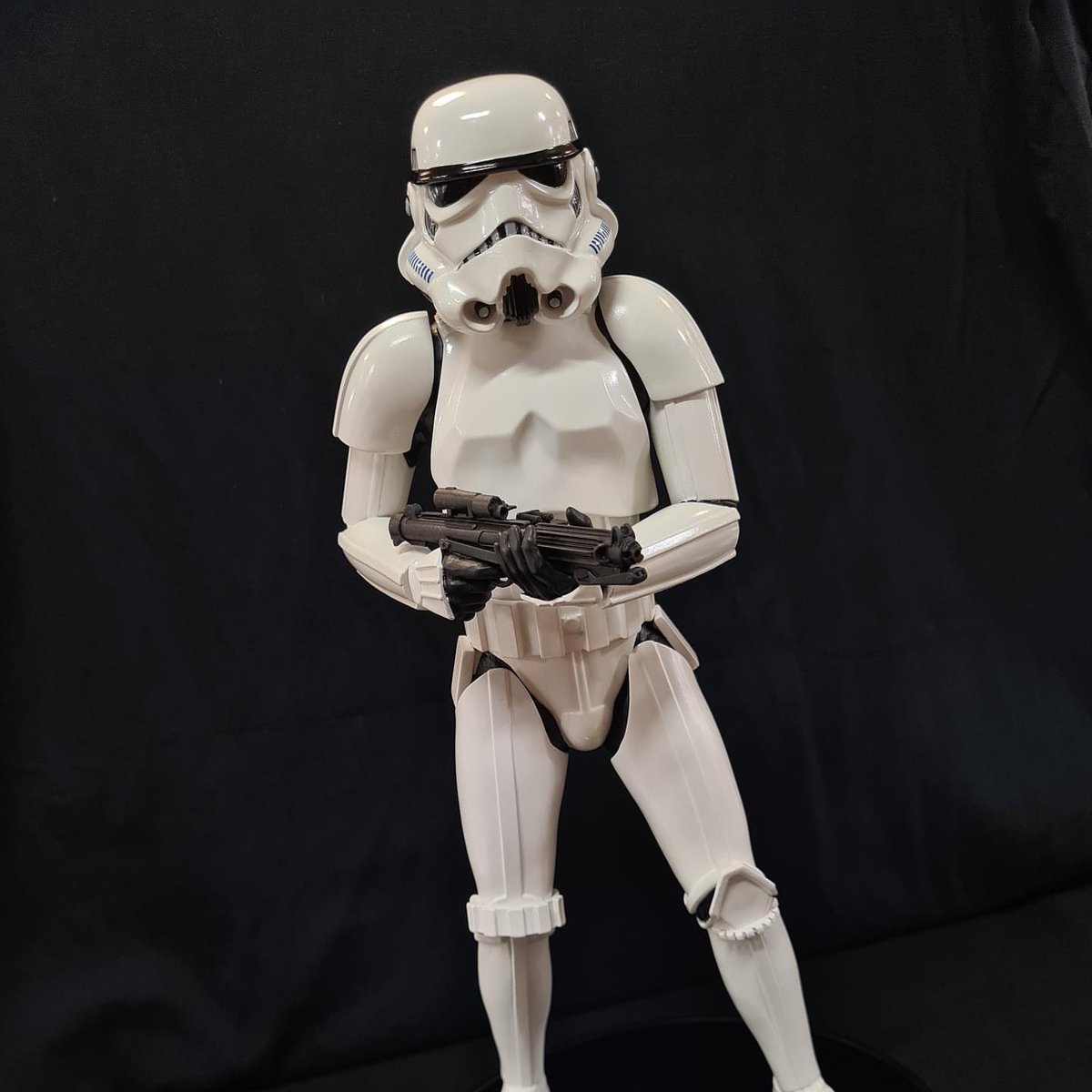galleriesBRI's tweet photo. It’s Star Wars Day! ⭐️🙌

What better way to celebrate, than with a trip to The Television and Movie Store Bristol.

May the 4th be with you! https://t.co/PCbmJ54SC3