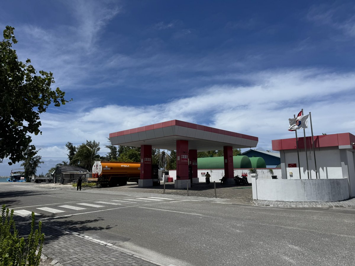 mKeyolhu's tweet photo. Raees @MMuizzu ge vaudhu fulhai eggothah masverinnah theyo foaru koh dhinumah kuraa masakkathah @FuelSuppliesMv dhany huras alhamun kanda elhigen dhogu hahdhavany 
Hafthaa eh vejje ice plant theyo husve nuhingaa thaa @Shiyamaldives @MMuththalib @Mohd_Alsan_Ahmd @SaudullaHilmy https://t.co/DY0aM5XoCL
