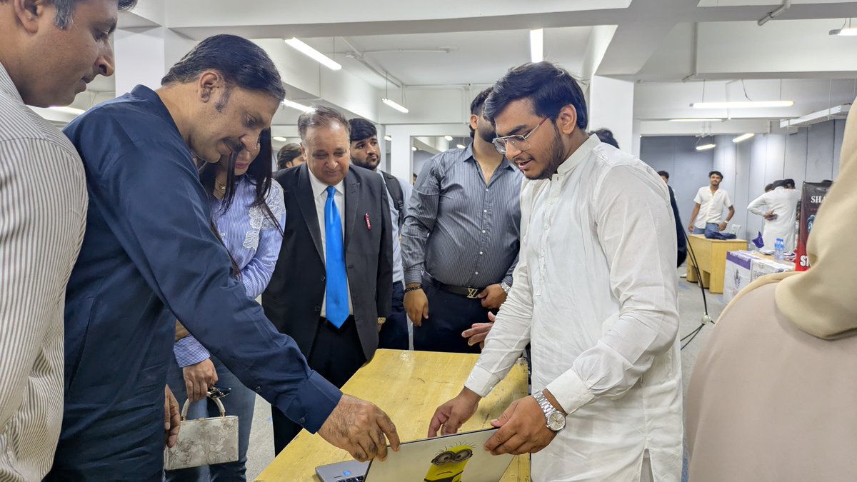 LeadsOfficial's tweet photo. The Faculty of Computing Sciences at Lahore Leads University successfully organized the Final Year Project Exhibition, highlighting the talent and dedication of its students.

#LLU #LahoreLeadsUniversity #StudentSuccess #TechInnovation #CreativeMinds https://t.co/RMgxpHXnyZ