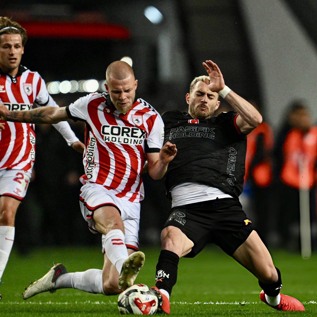 SEG_Football's tweet photo. 👏 More than just a win!

🛡️ Rick van Drongelen and @Samsunspor sealed a prestigious victory by defeating Galatasaray 4-1, earning three well-deserved points. https://t.co/LomICiTJ89