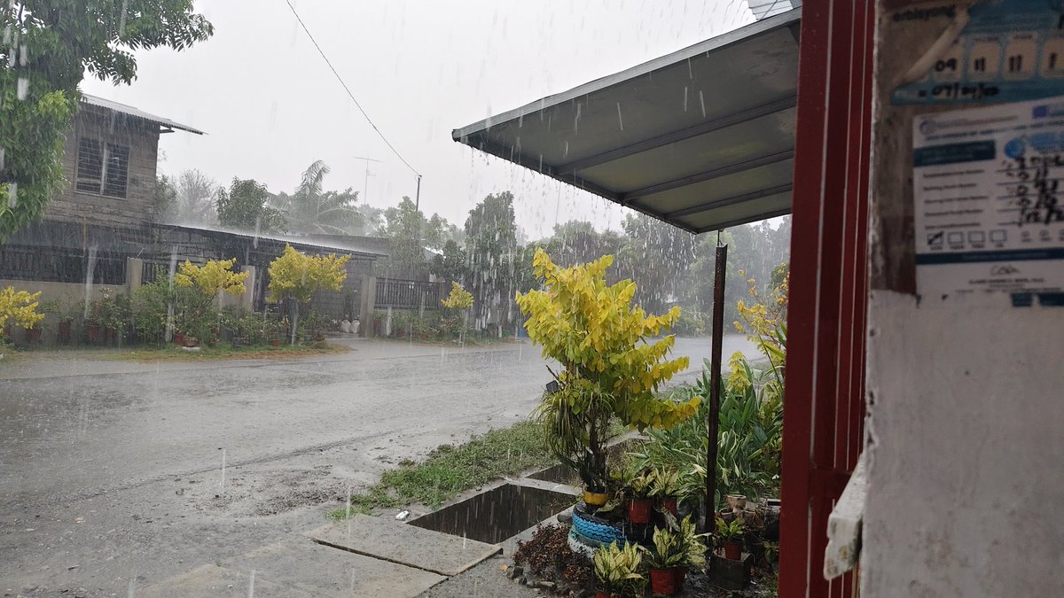 MiahIsForKao's tweet photo. Yung ulan namin dito https://t.co/zILOj4Kaj1