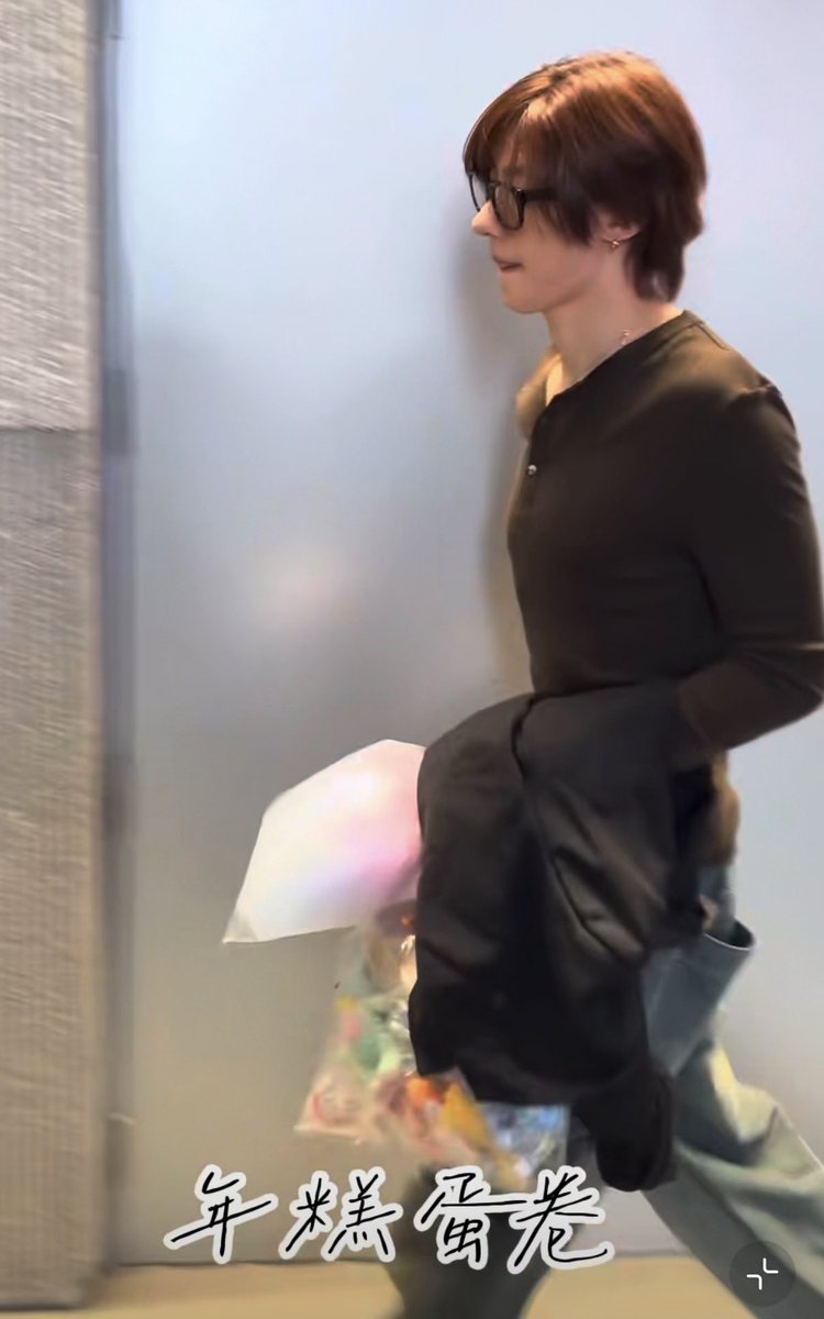 unnie i'll volunteer my hands as your bra please you need it