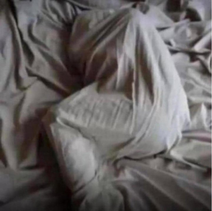 xshoppoint's tweet photo. Les mariés vont croire que c'est un sac poubelle pourtant c'est un célibataire qui lutte contre le froid https://t.co/UDCaEyT5QU