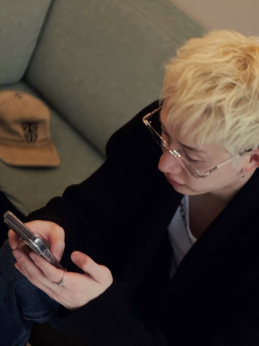 skzitaIia's tweet image. 📸 || STAY!

Aggiornamento di #BangChan su #Instagram!
(@/gnabnahc)

“🎨
#STAY” 

(1/2)

-mary✨