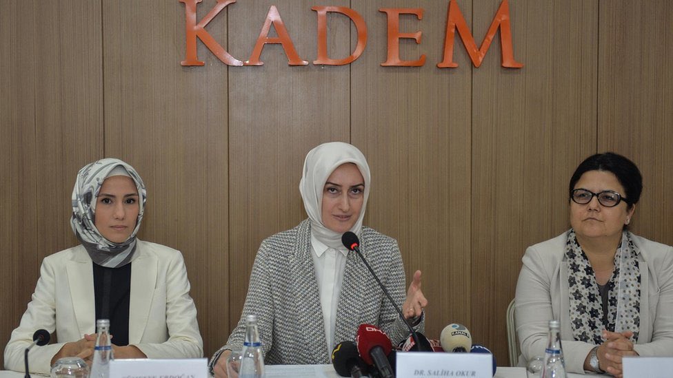 ufukozdal1973's tweet photo. Çin Seddi gibi bişey oluşturdular tüm ülke önlerinde boğuluyor.

Ülkenin tüm geleceğine gem vuruyorlar. 

Onlara “Yeryüzünde düzeni bozmayın” denildiğinde, “Hayır, biz yalnızca ıslah edenleriz” derler.

{Bakara Sûresi/11} https://t.co/eHfCmvGIbv