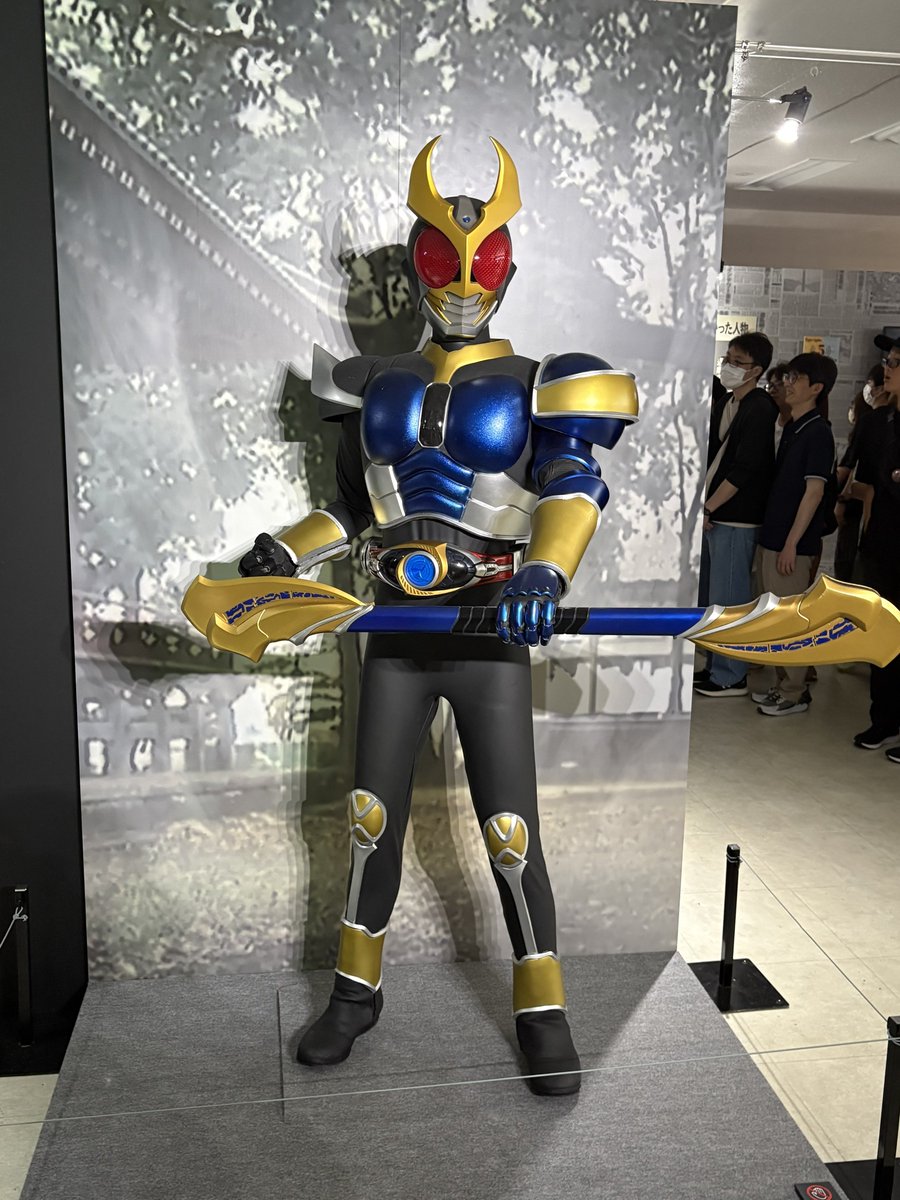 シン tweet media
